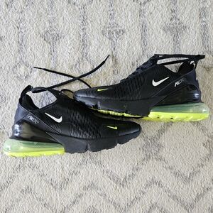 Nike Air270s